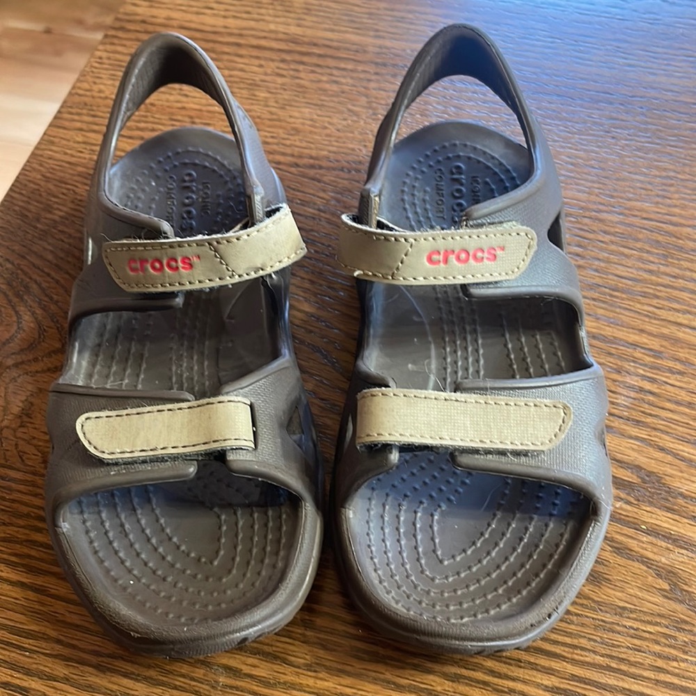 Crocs swiftwater sandle shoe size 12C brown & tan.